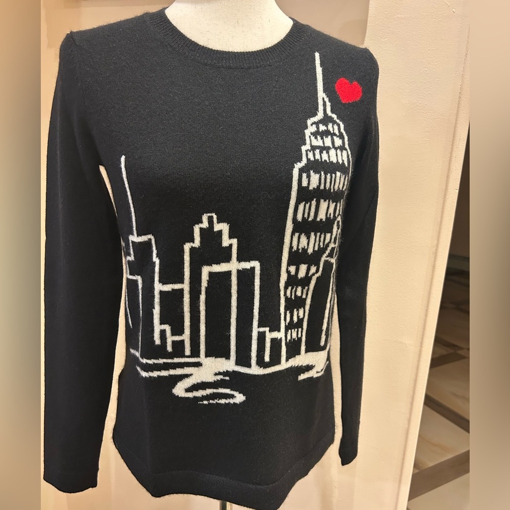 Neiman Marcus Cashmere sweater